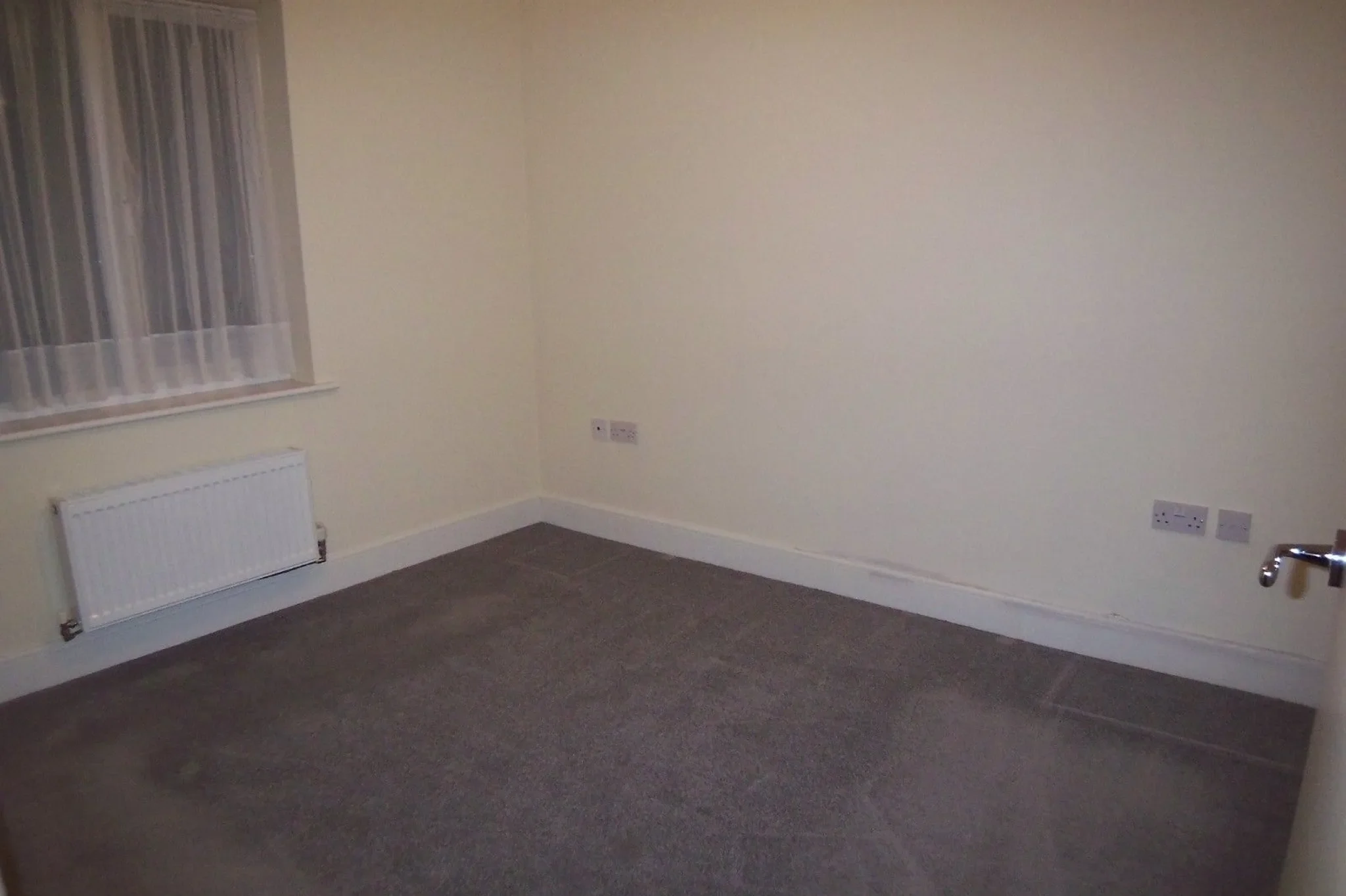 Flat Robinson Way in Dartford