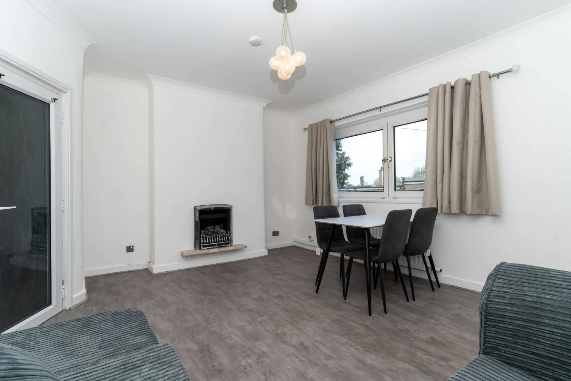 House Waterfoot Avenue in Glasgow