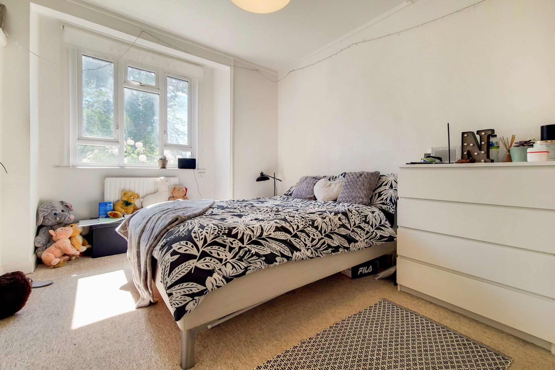 Flat Blackshaw Road in Greater London
