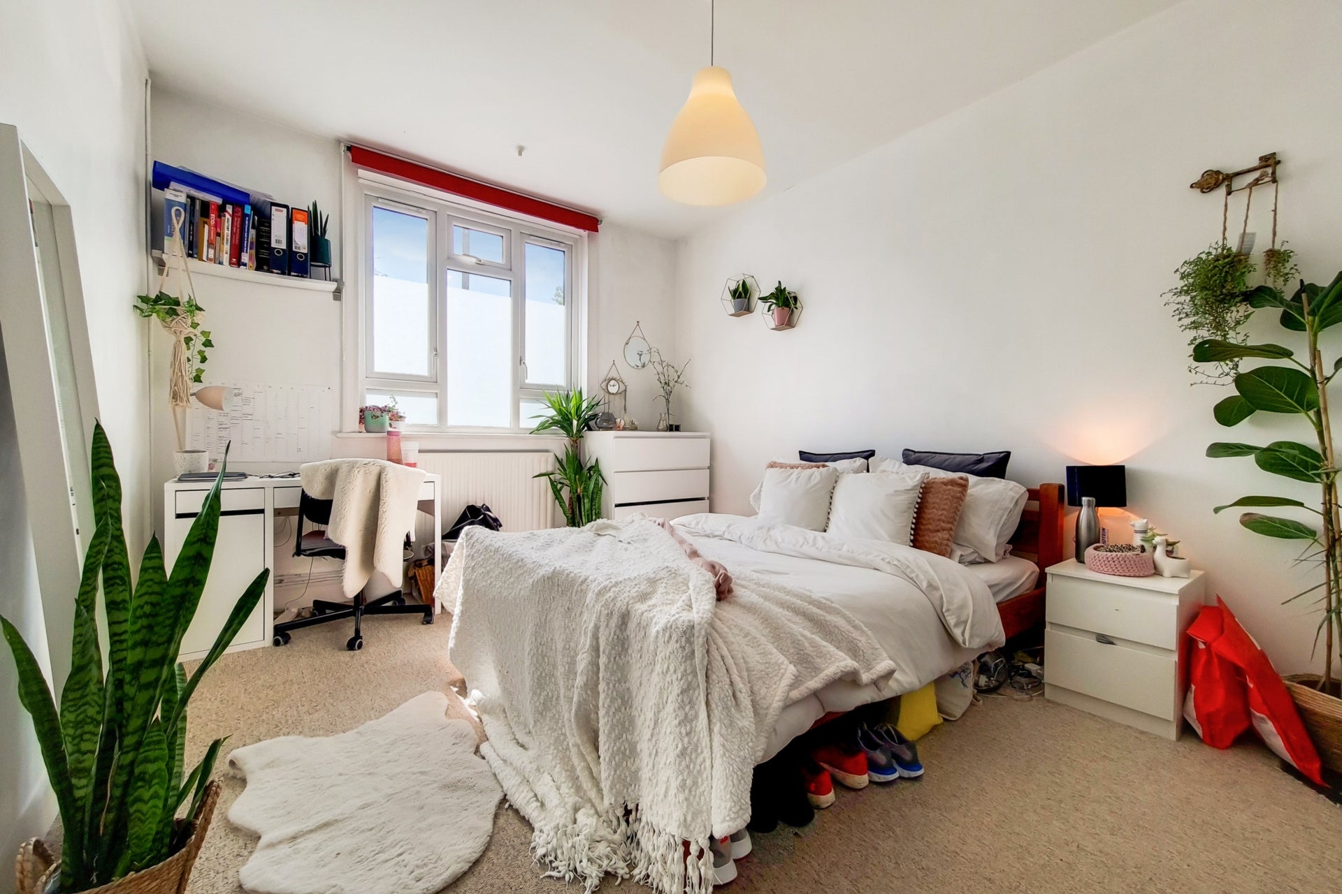Flat Blackshaw Road in Greater London