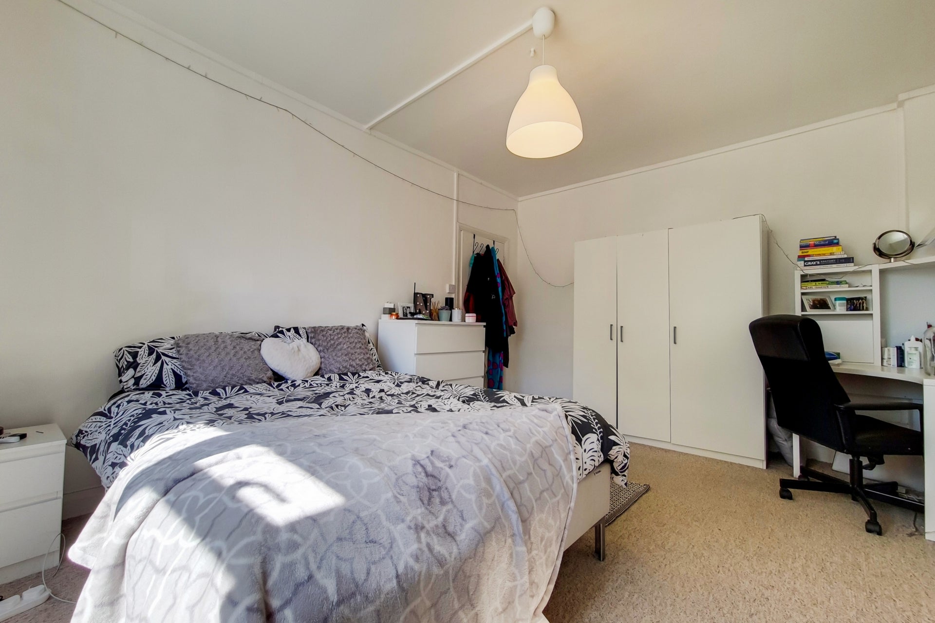 Flat Blackshaw Road in Greater London