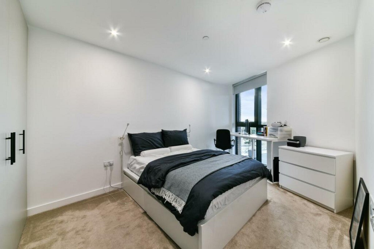 Flat Coster Avenue in London