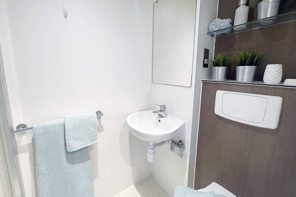 Room Kirby Street in Greater London