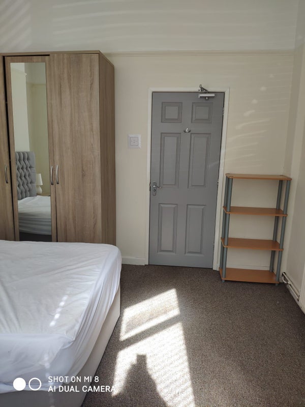 Room Kings Place in Stoke-on-Trent