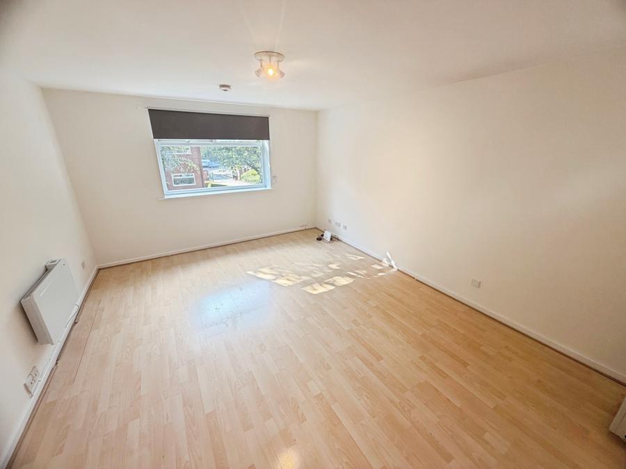 Flat Constance Gardens in Salford