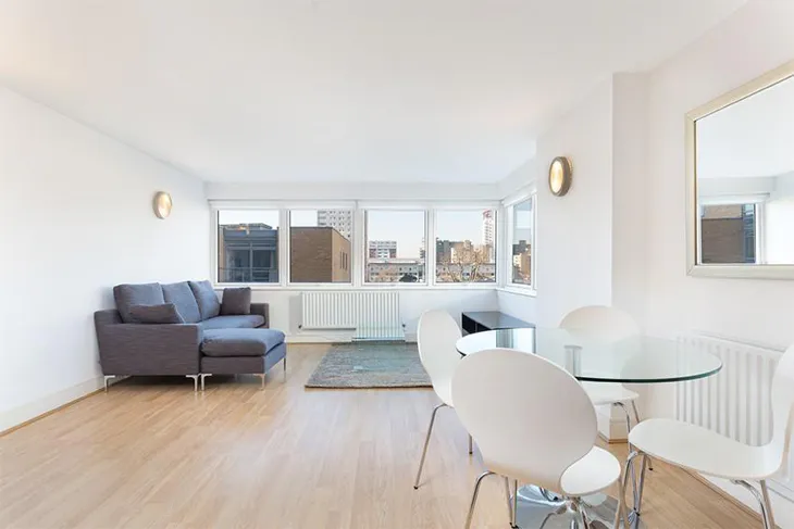 Flat Cassilis Road in Greater London