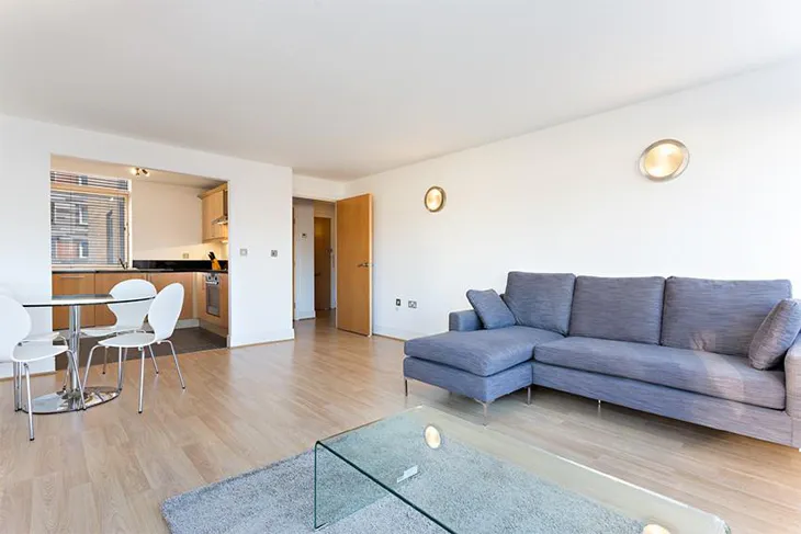 Flat Cassilis Road in Greater London