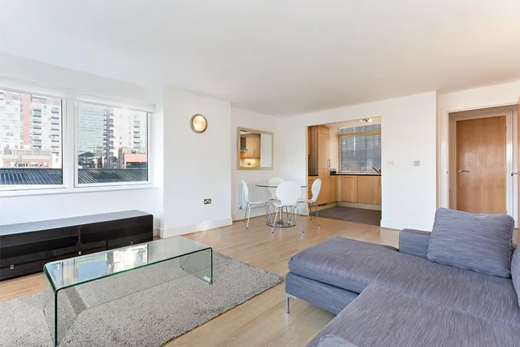 Flat Cassilis Road in Greater London