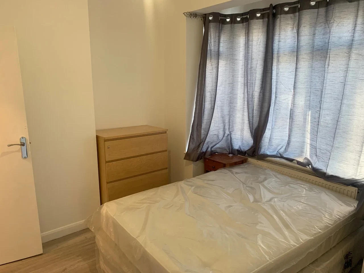 Room Fernlea Road in Greater London