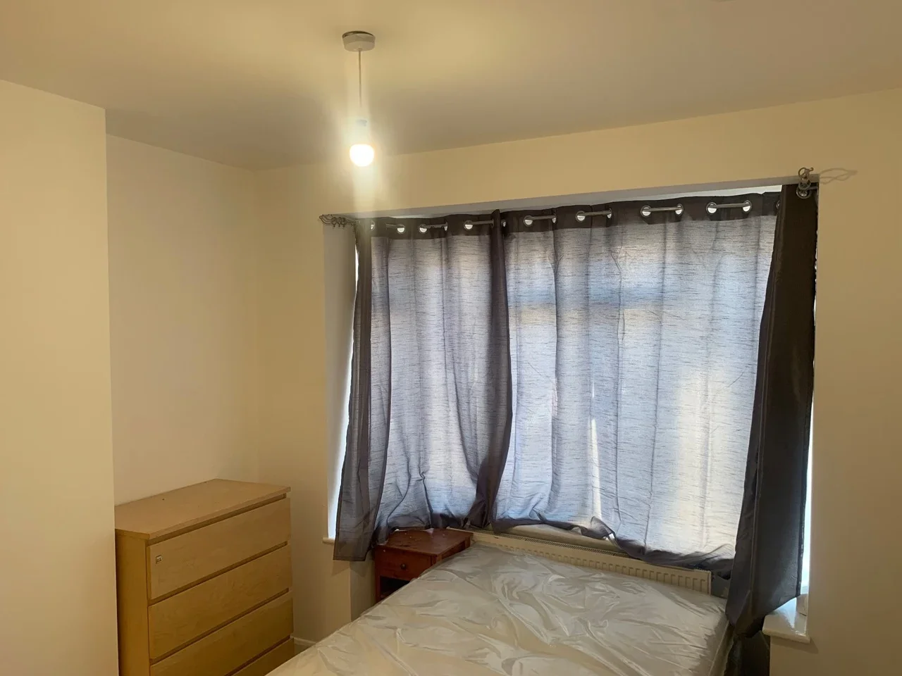 Room Fernlea Road in Greater London