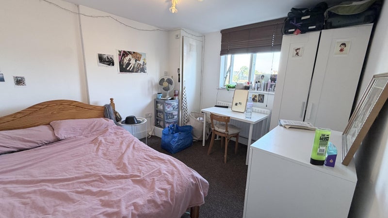 Flat Filey Avenue in Greater London