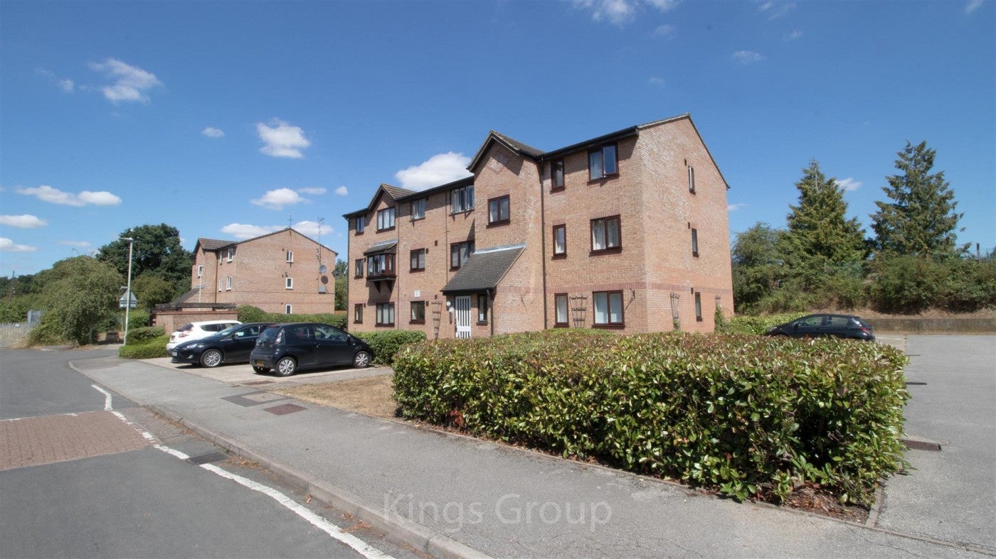 Flat Moorymead Close in East Hertfordshire