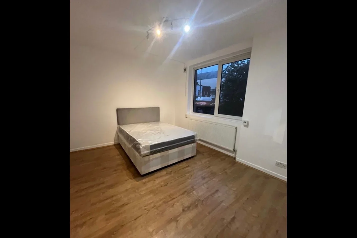 Room York Road in Greater London