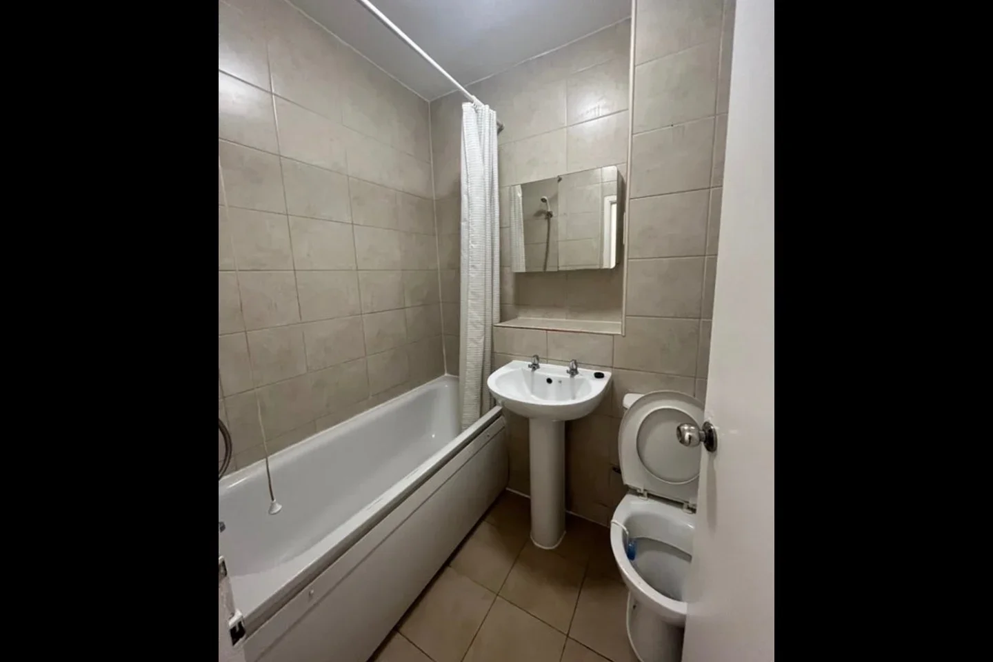 Room York Road in Greater London