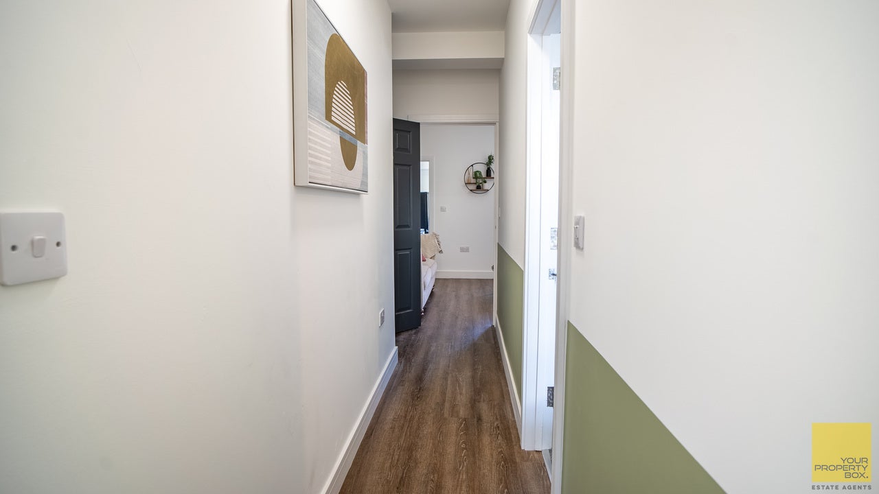 Flat Lansdowne Road in Worcester
