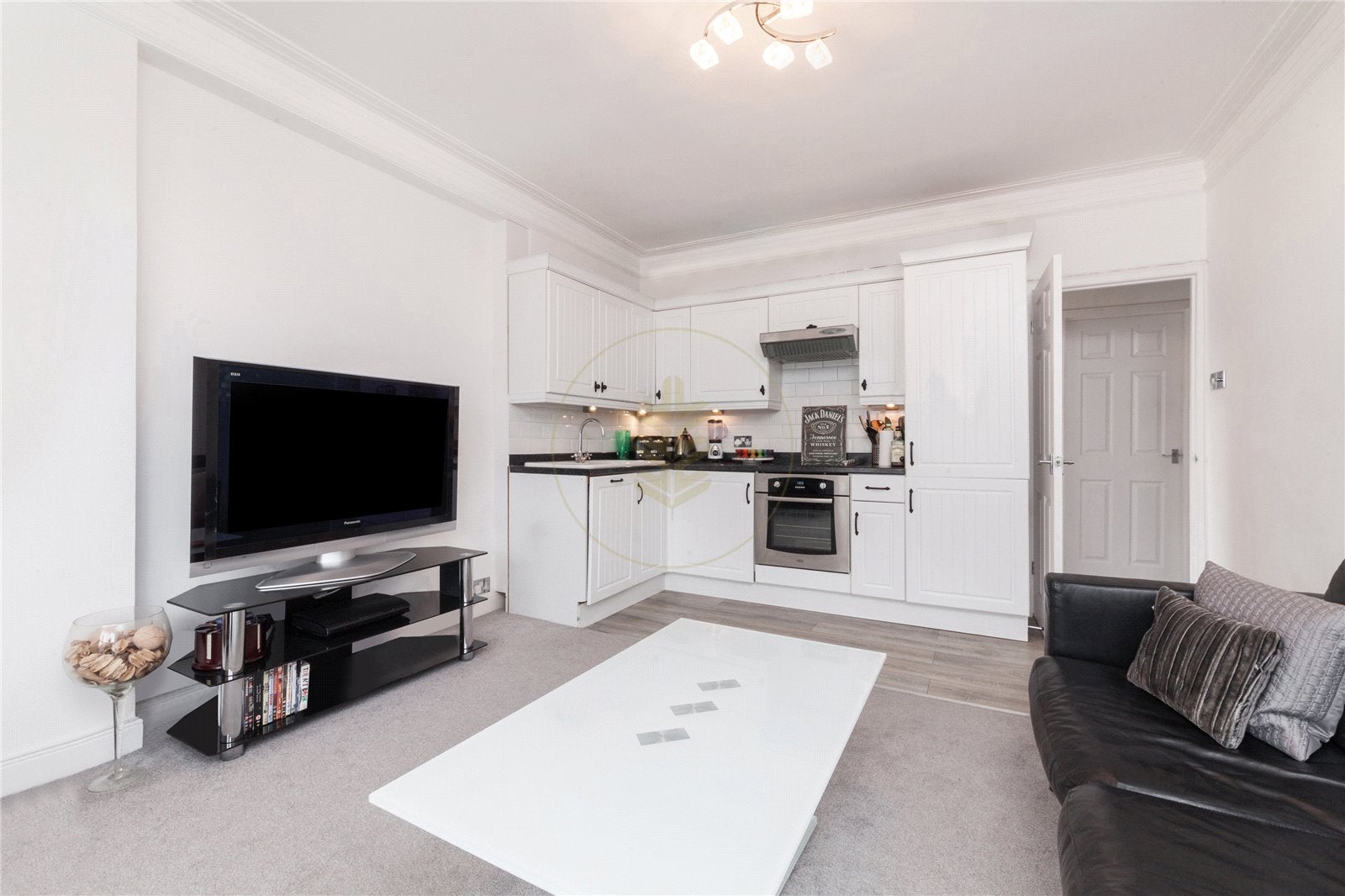 Flat West End Lane in Greater London