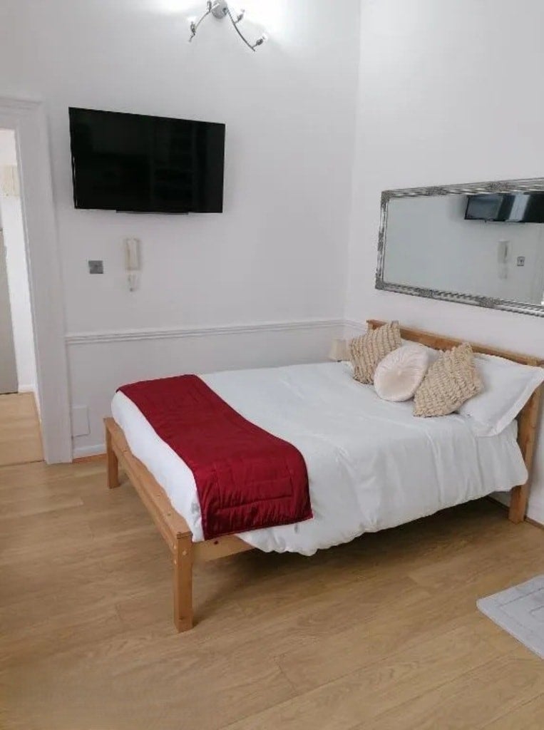 Flat Westbourne Terrace in City of Westminster