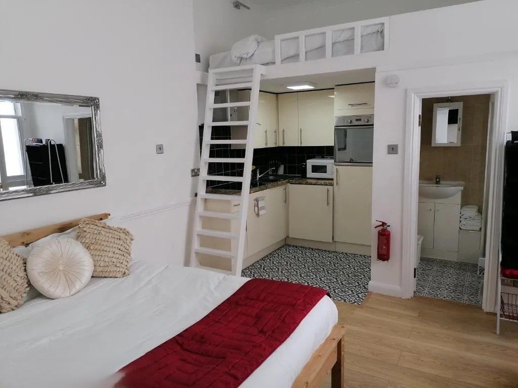 Flat Westbourne Terrace in City of Westminster