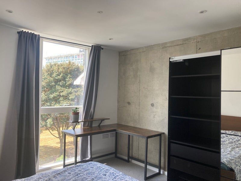 Room Daley Street in Greater London