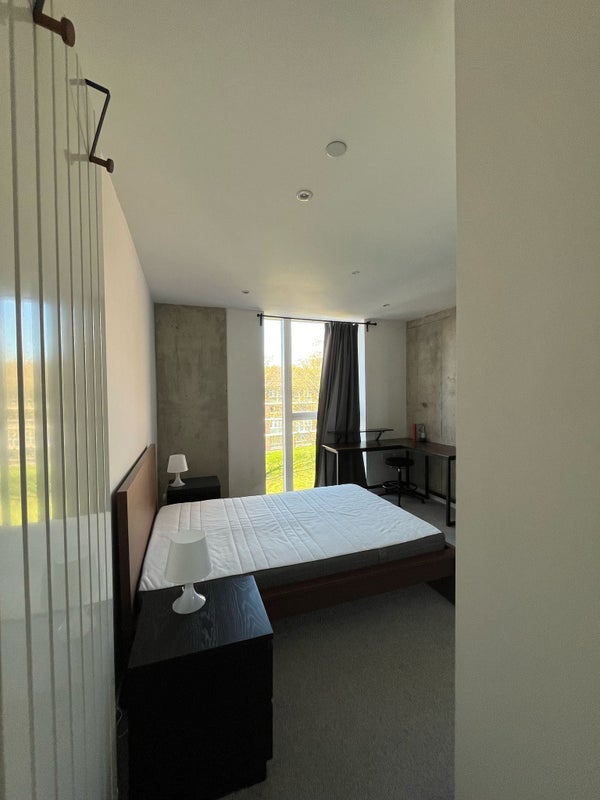 Room Daley Street in Greater London