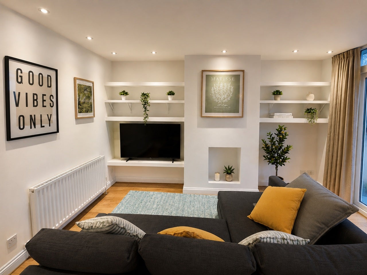 Flat Ellesmere Road in Greater London