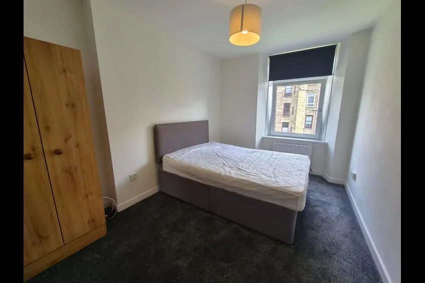 Flat Kilnside Road in Paisley