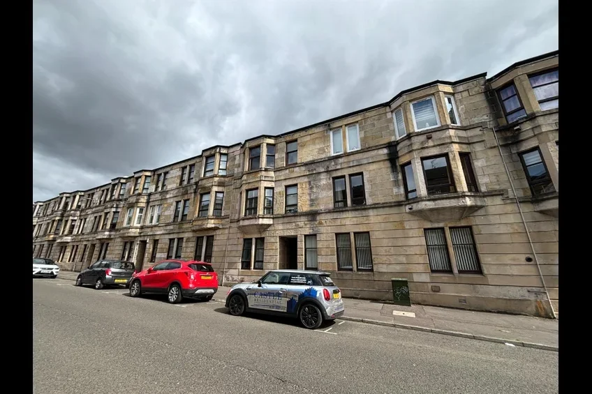 Flat Kilnside Road in Paisley