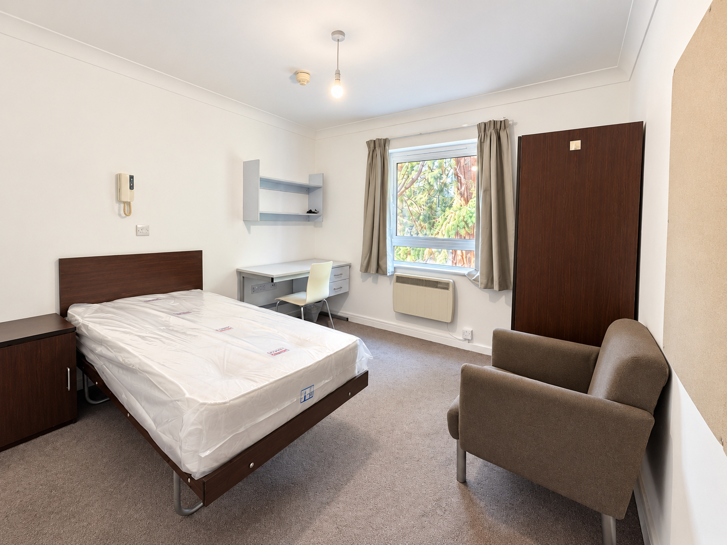 Flat Prudence Lane in Greater London