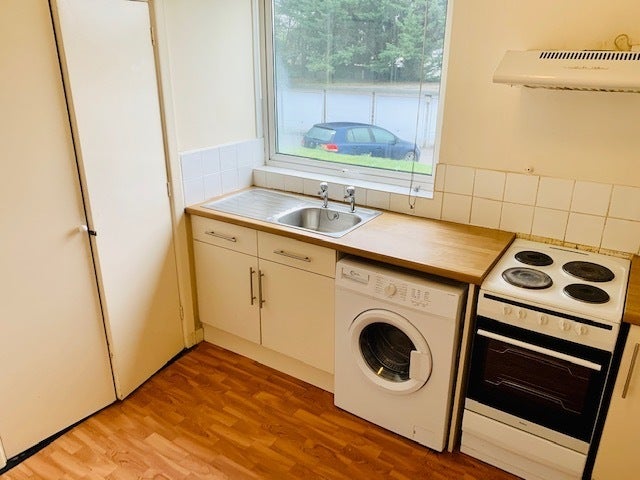 Flat Bassett Avenue in Southampton