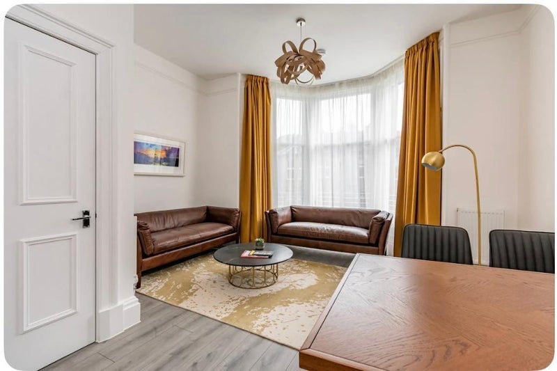 Flat Marchhall Crescent in City of Edinburgh