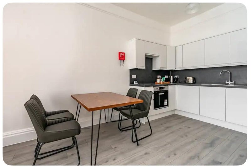 Flat Marchhall Crescent in City of Edinburgh