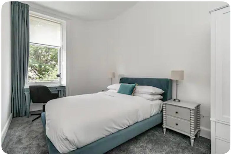 Flat Marchhall Crescent in City of Edinburgh