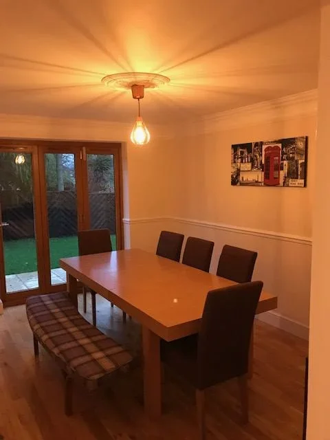 Room Wardown Crescent in Luton