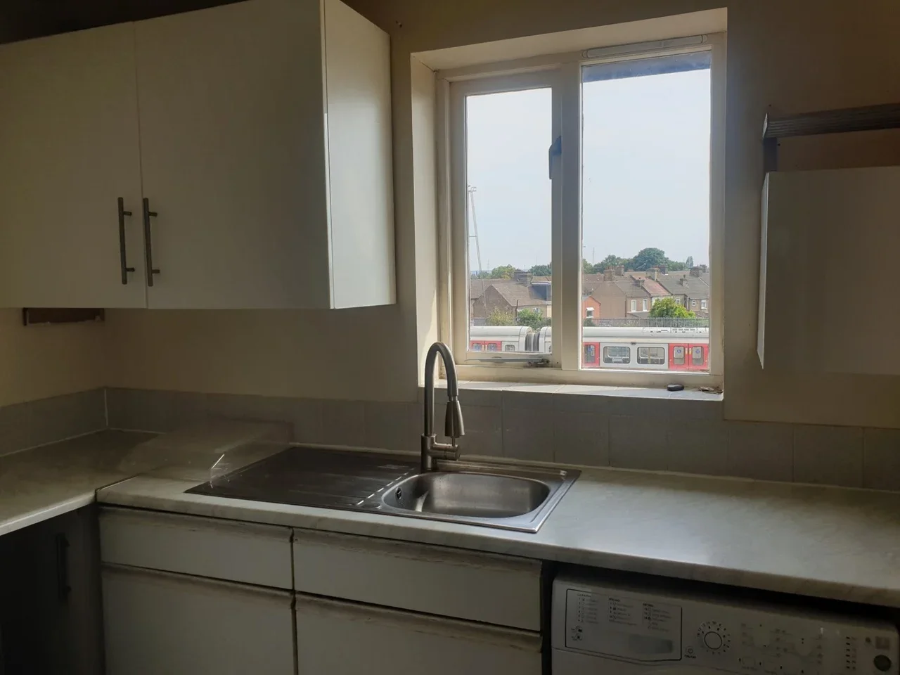 Flat Greenslade Road in Greater London