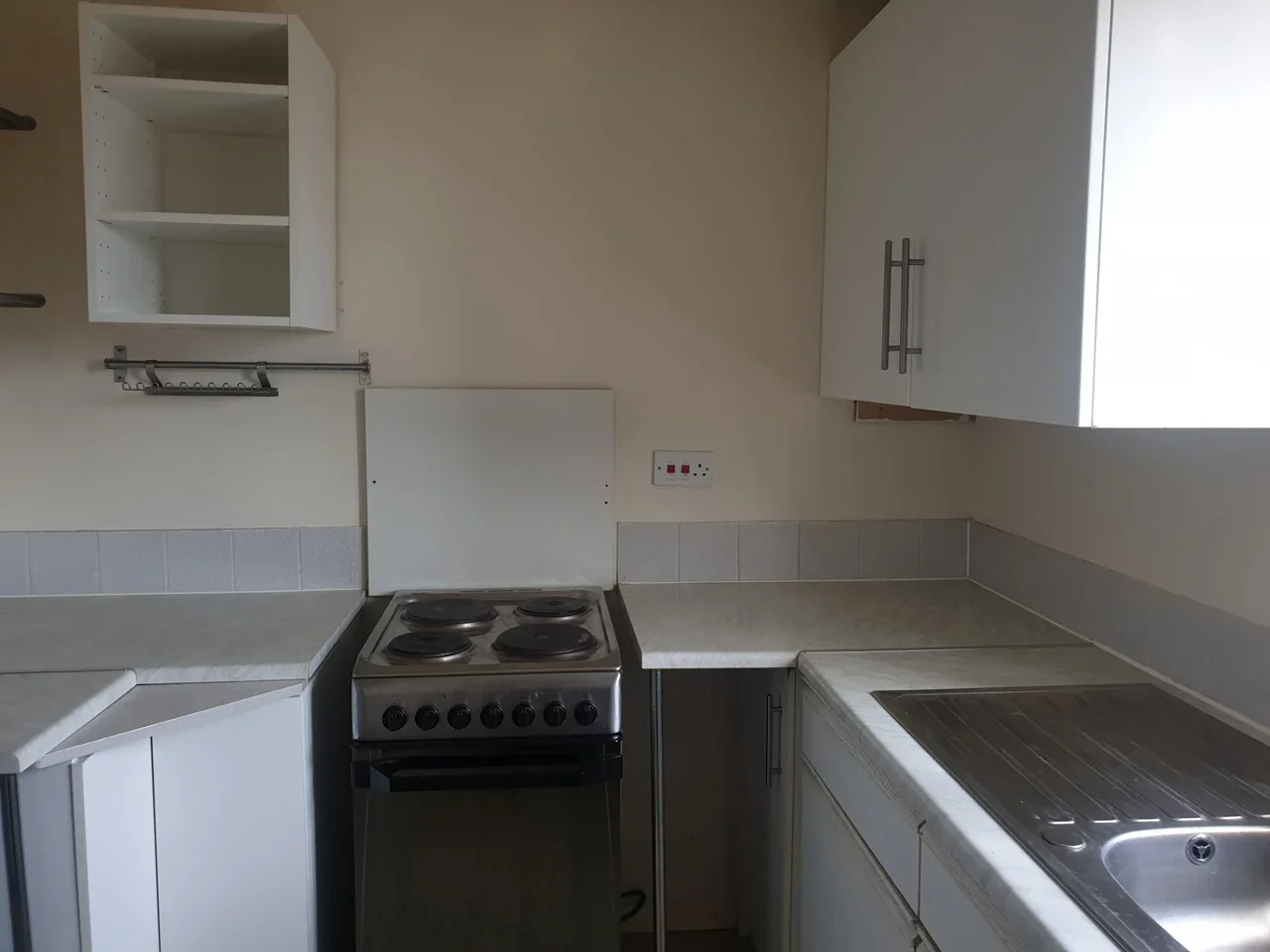 Flat Greenslade Road in Greater London