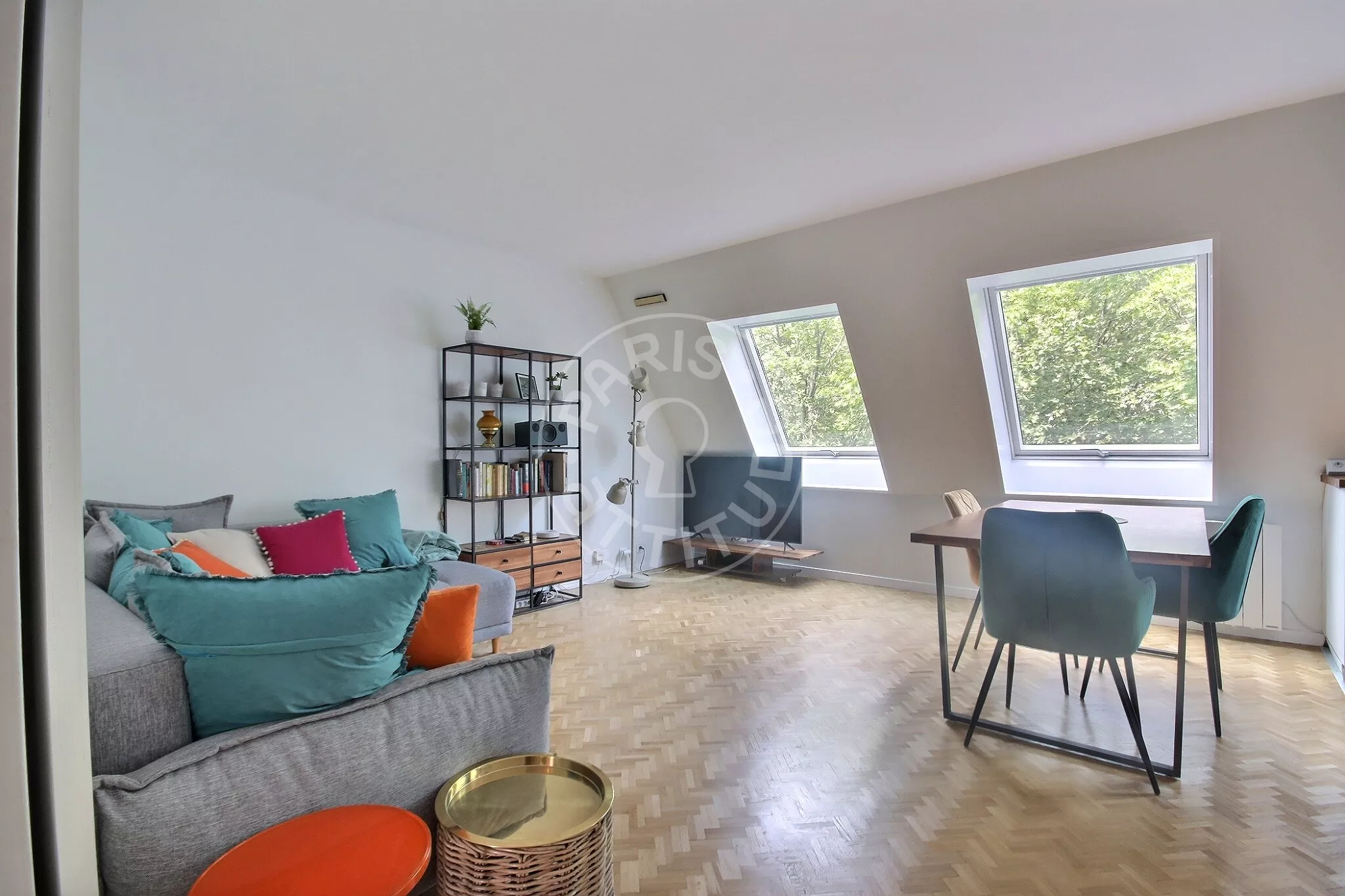 Flat Quai de Valmy in Paris