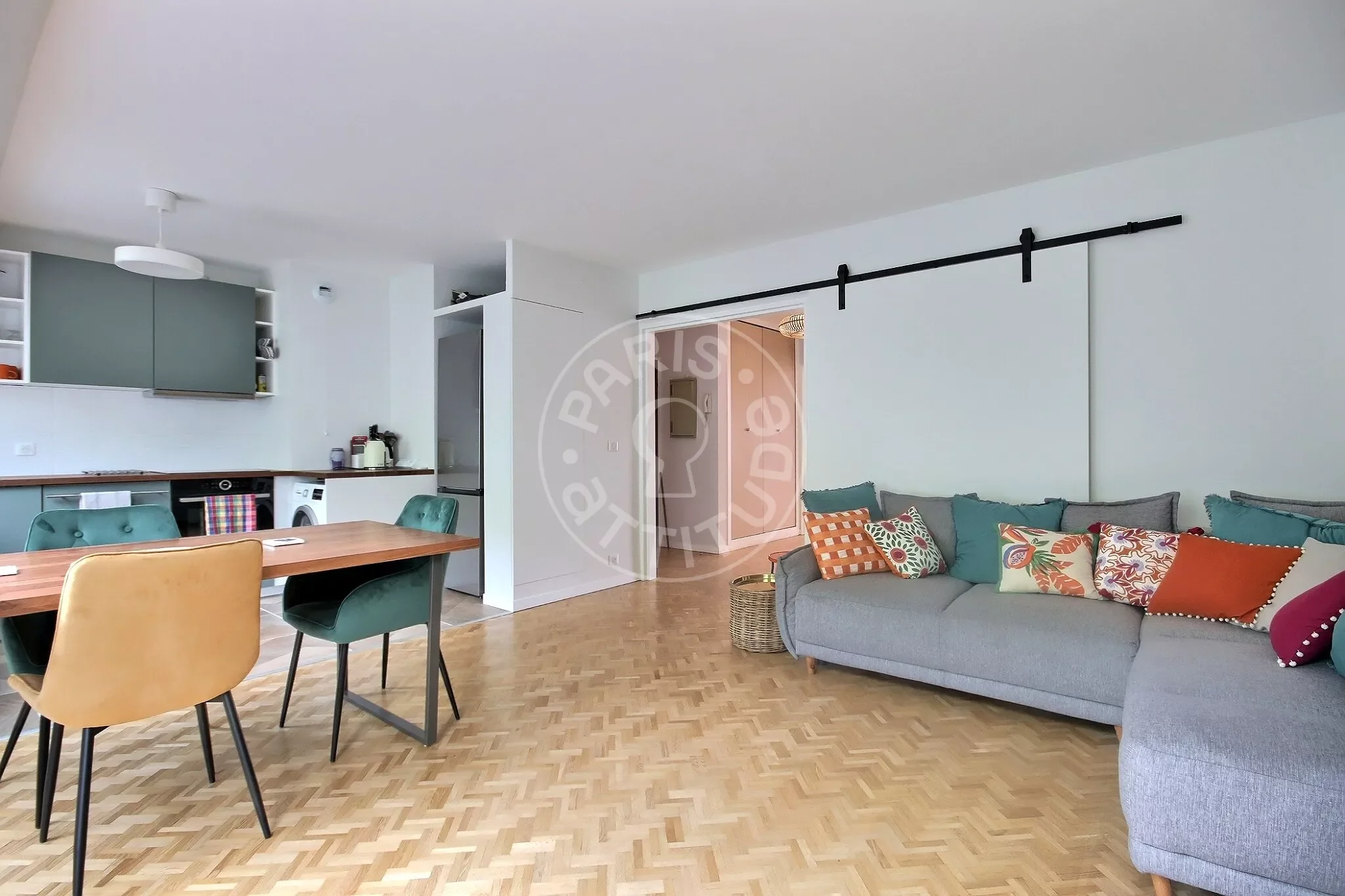Flat Quai de Valmy in Paris