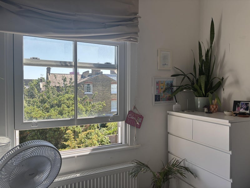 Room Schubert Road in Greater London