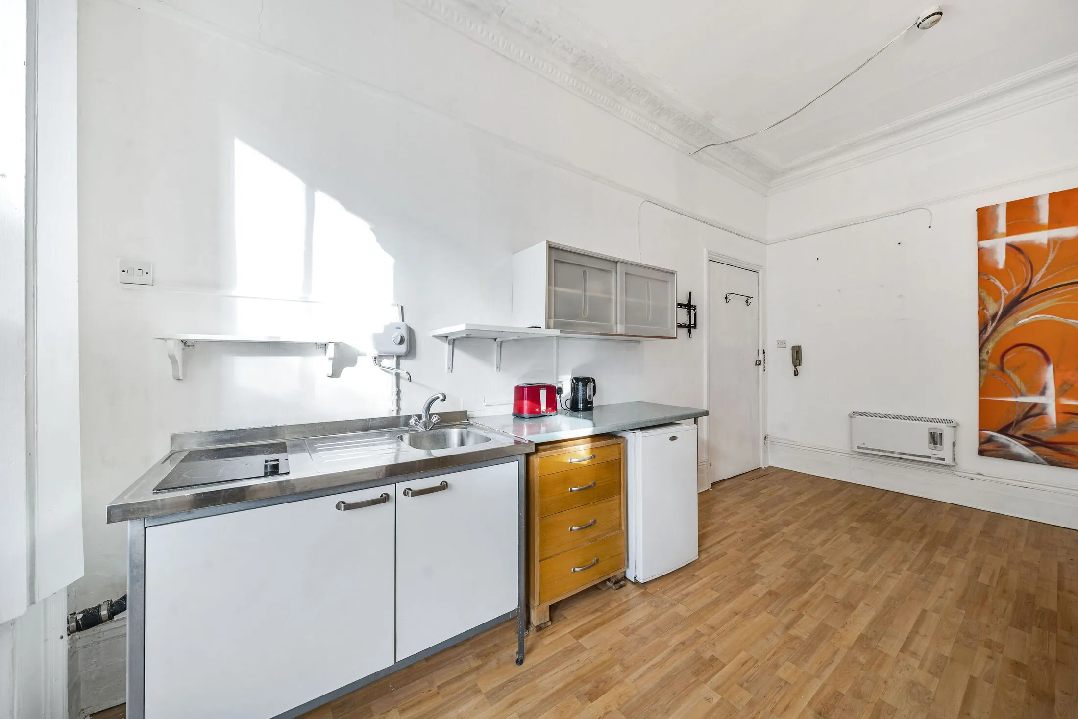 Flat Marloes Road in Greater London
