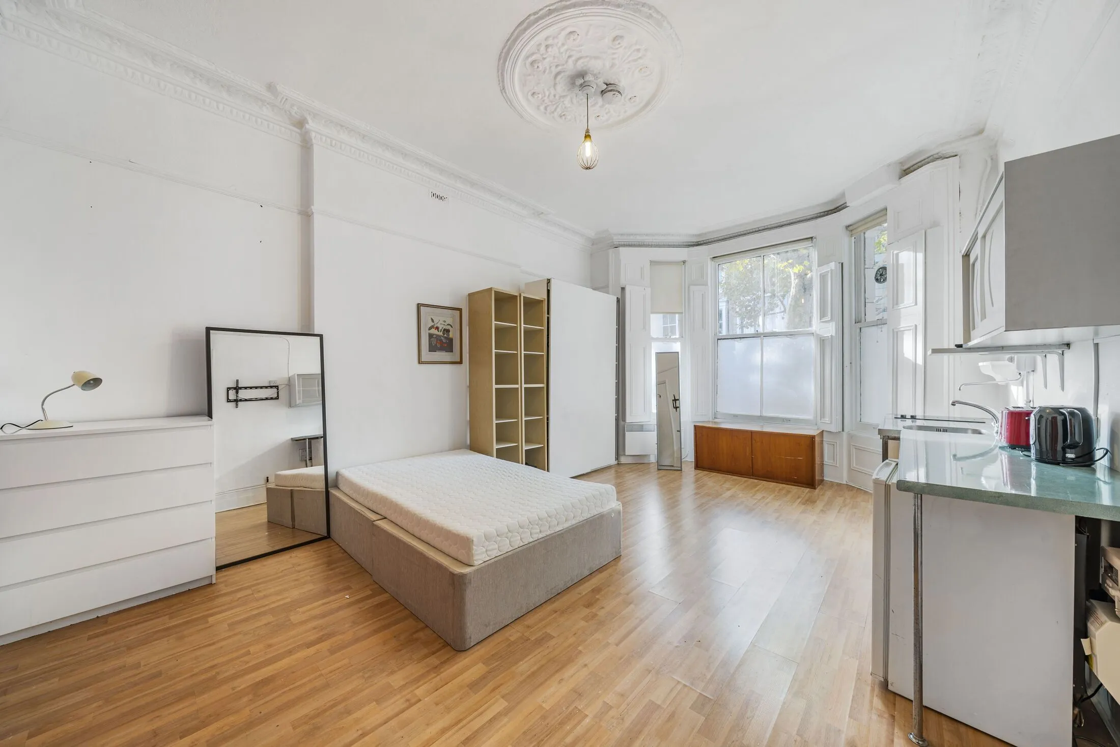 Flat Marloes Road in Greater London