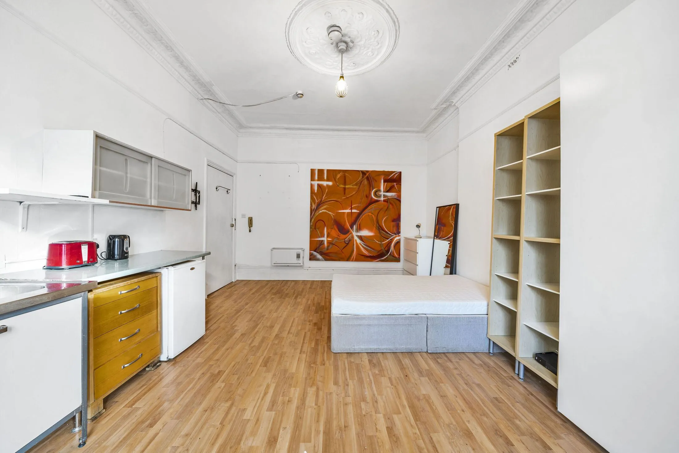 Flat Marloes Road in Greater London
