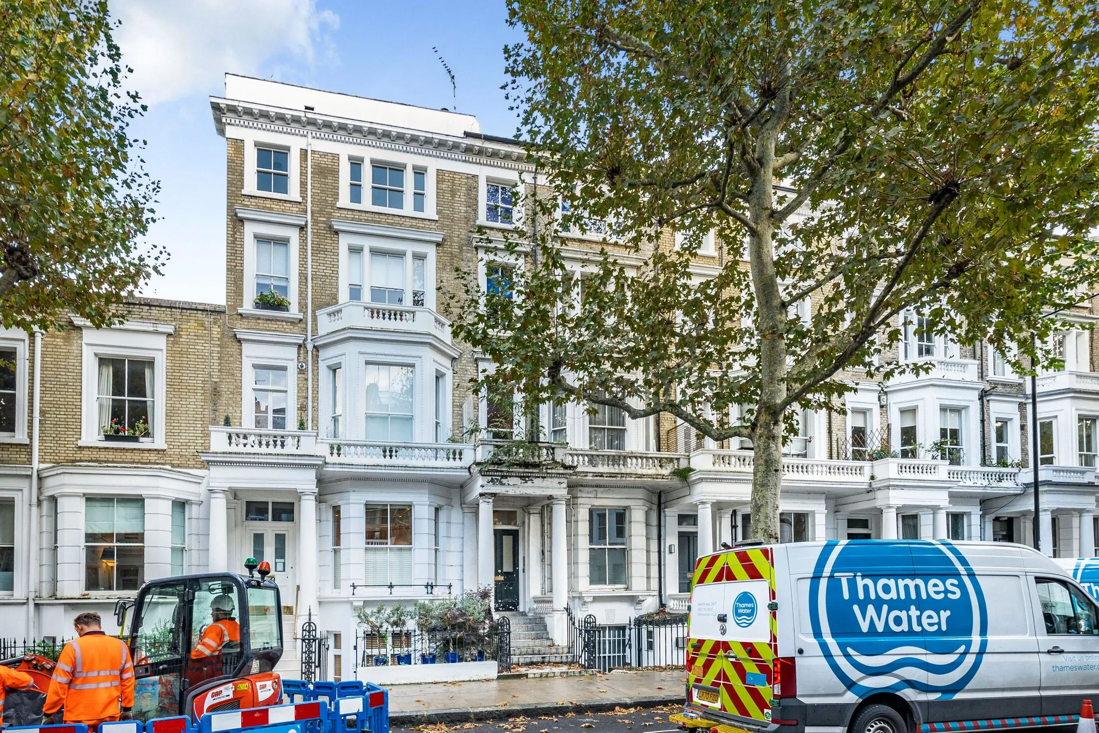 Flat Marloes Road in Greater London