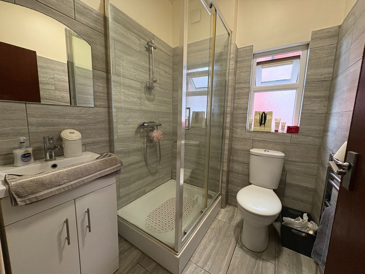 Room Elder Avenue in Greater London