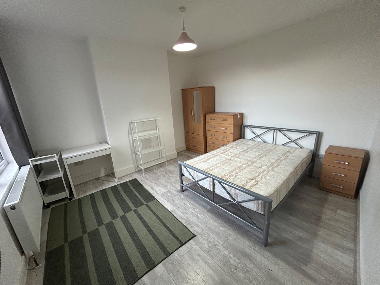 Room Elder Avenue in Greater London