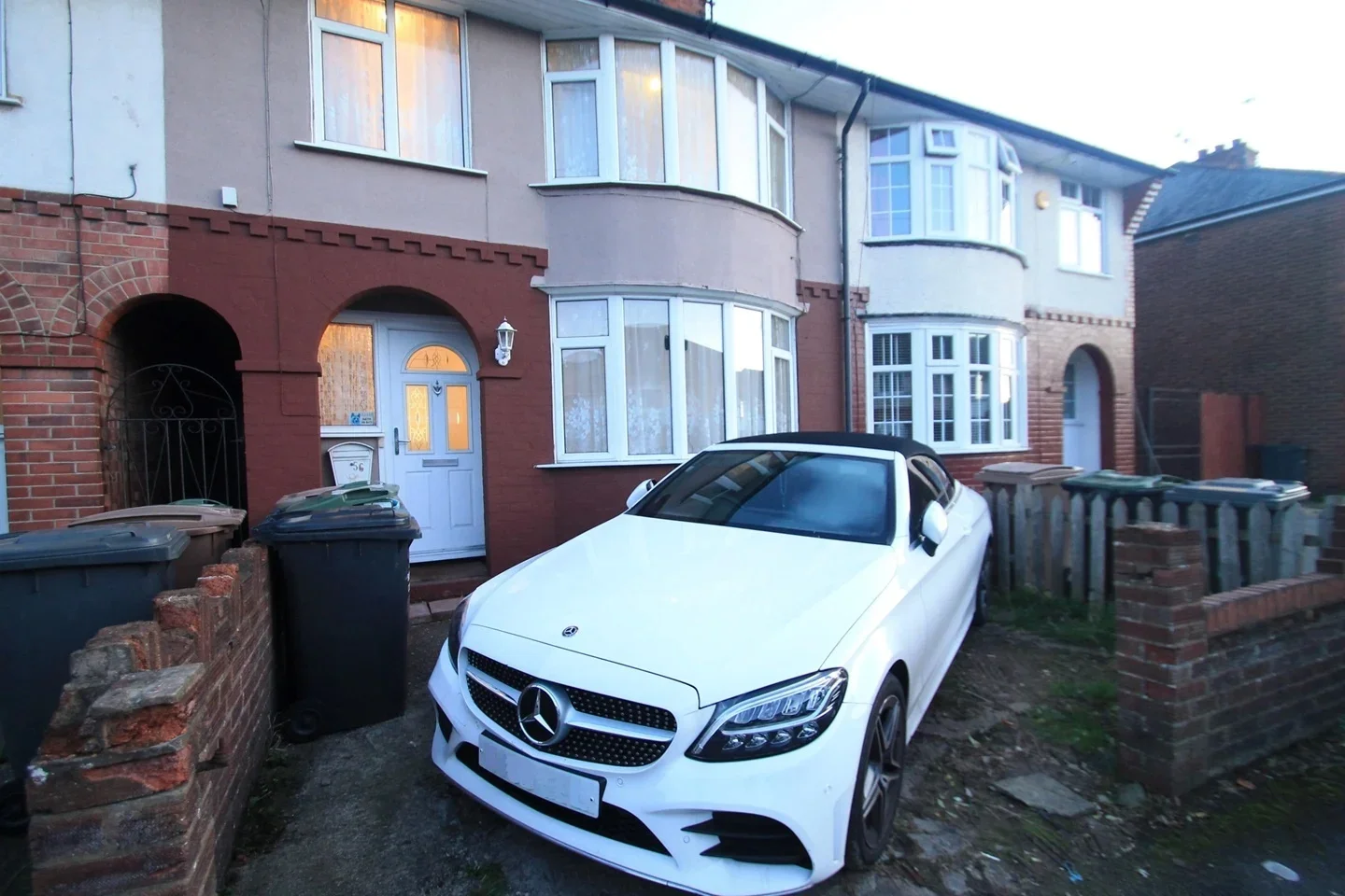 House Pembroke Avenue in Luton