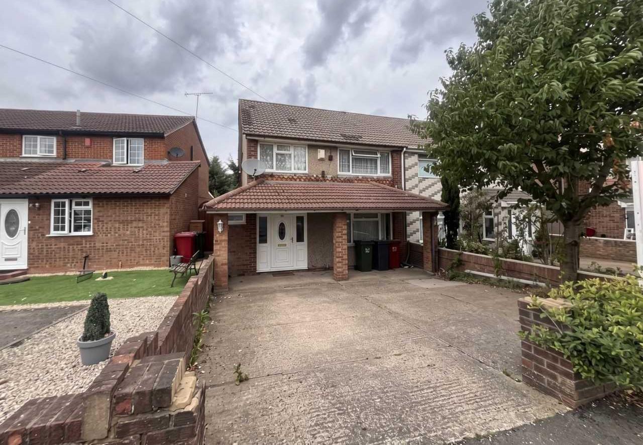 Flat Northborough Road in Slough