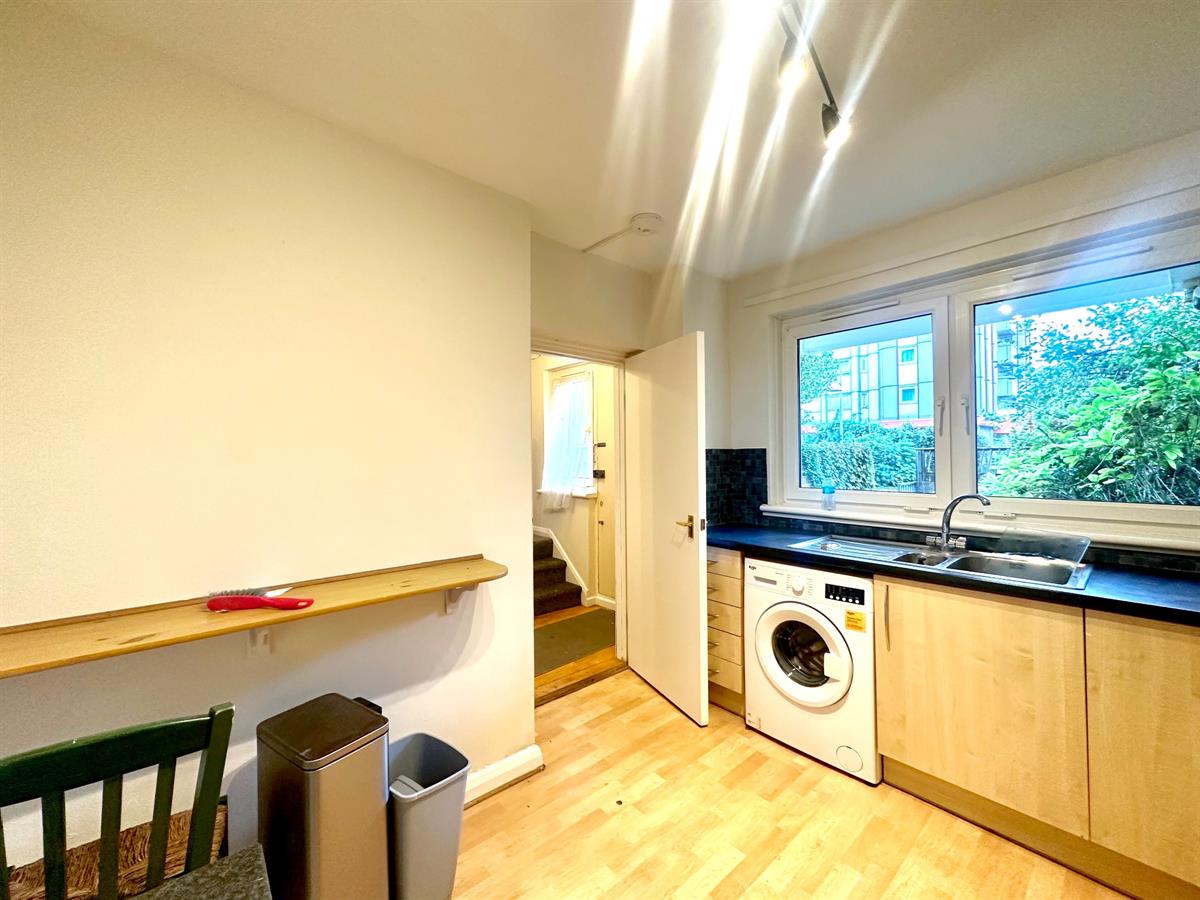 Flat Eversholt Street in Greater London