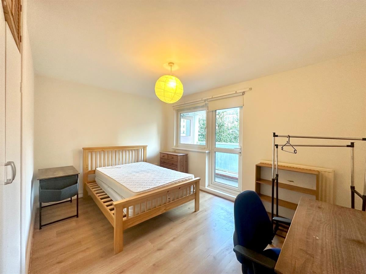 Flat Eversholt Street in Greater London