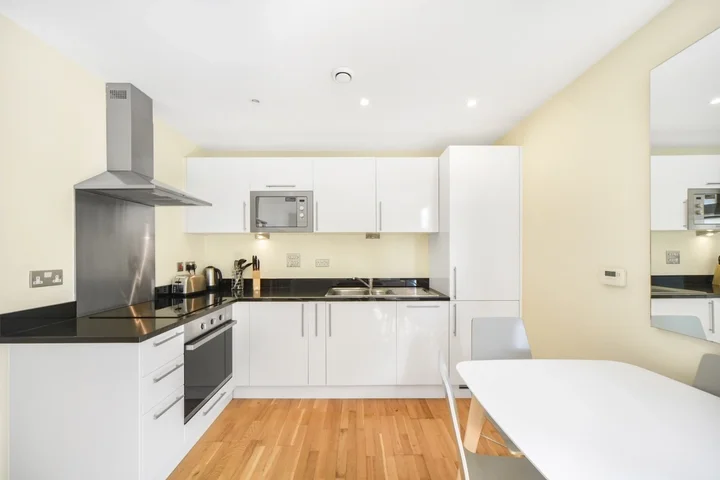 Flat Millharbour in Greater London