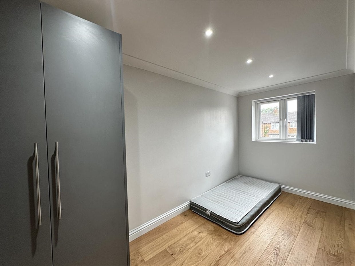 Room Dawes Moor Close in Slough